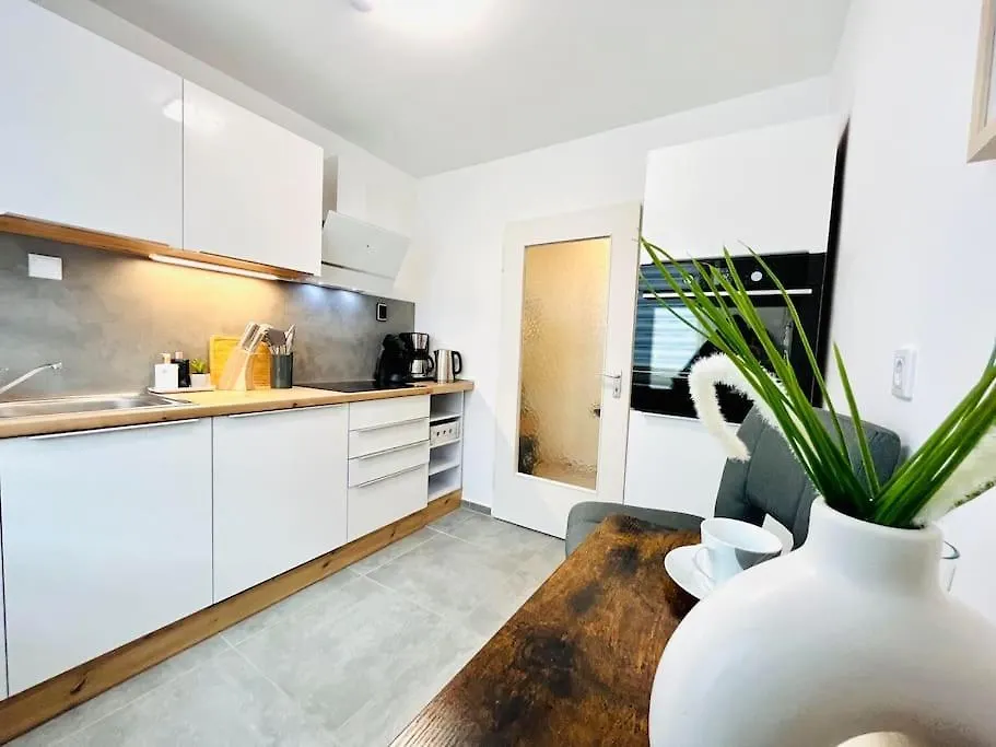 Moderne 2-Zimmer Wohnung Im Stadtzentrum Mit Parkplatz Bayreuth Apartment